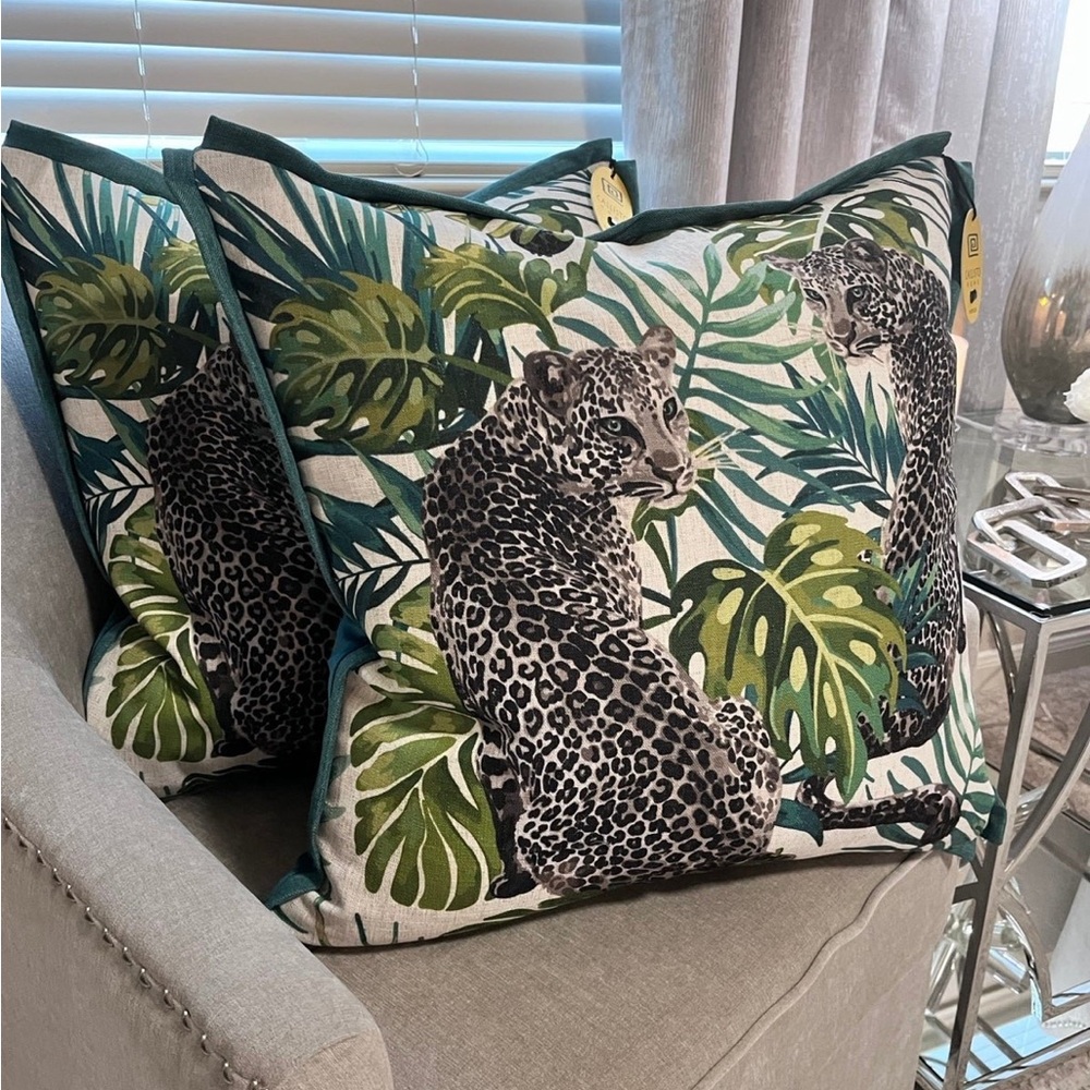 1-NWT CALLISTO HOME DECORATIVE PILLOW (Please read description for details) - Picture 5 of 13